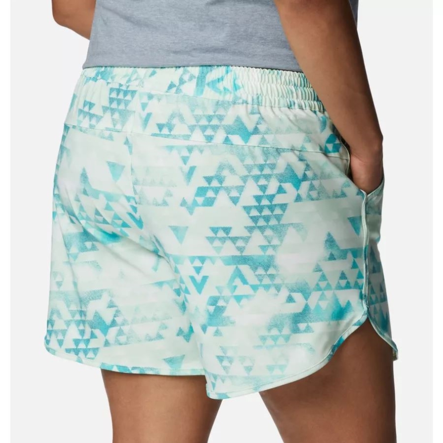 Bright Aqua/Distant Peaks Columbia Women's Bogata Bay Stretch Printed Shorts Plus Size