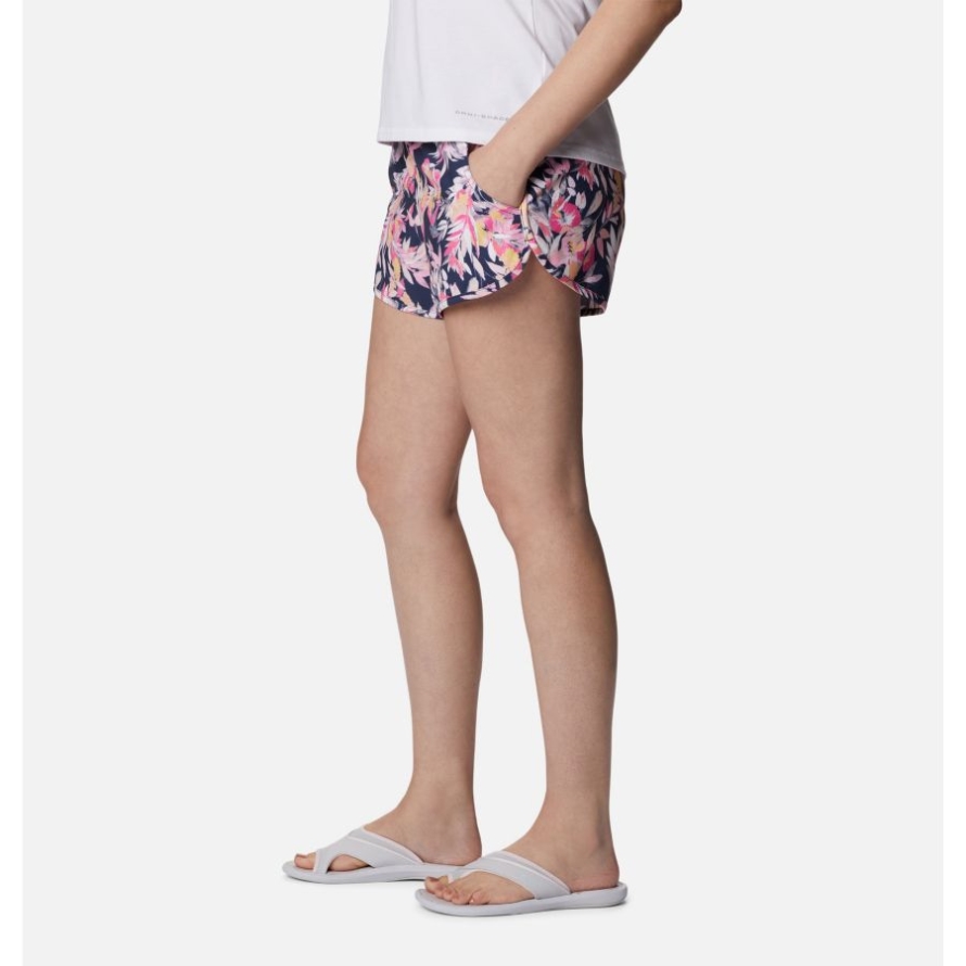 Wild Geranium/Wisterian Women's Bogata Bay Stretch Printed Shorts Columbia