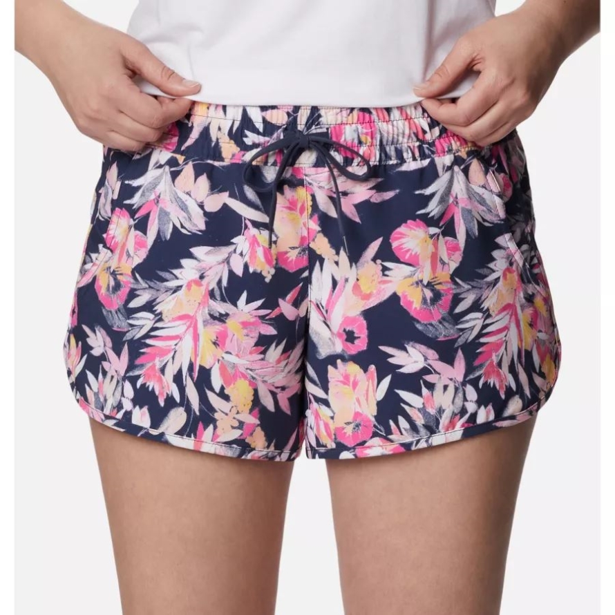 Wild Geranium/Wisterian Women's Bogata Bay Stretch Printed Shorts Columbia